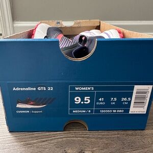 Brooks Adrenaline GTS 22 Women's Running Shoes